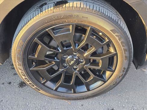 Used 2022 Kia Telluride SX w/ SX Prestige Package image 9