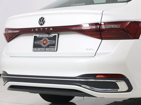 Used 2025 Volkswagen Jetta SEL image 42
