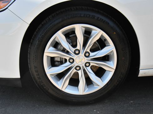 Used 2021 Chevrolet Malibu LT FWD image 12