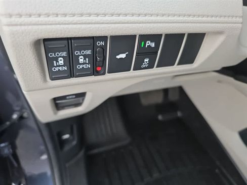 Used 2025 Honda Odyssey Elite image 14