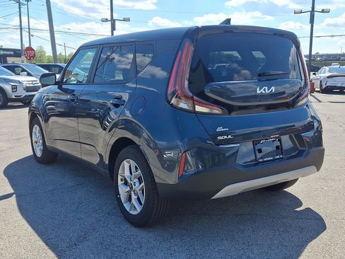 Used 2025 Kia Soul S FWD image 4
