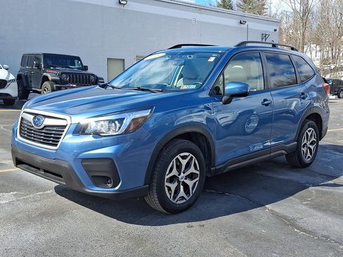 Used 2020 Subaru Forester Premium image 3