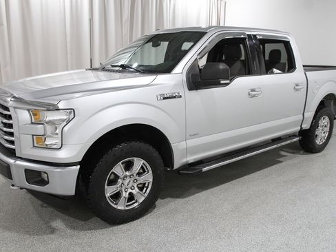 Used 2017 Ford F150 XLT w/ Equipment Group 302A Luxury image 3