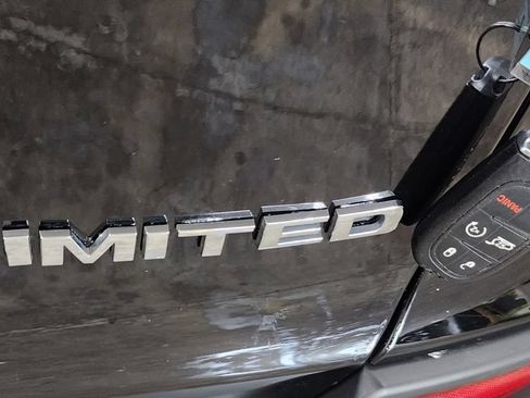 Used 2022 Jeep Cherokee Latitude Lux w/ Mopar Interior Package AWD/4WD image 39