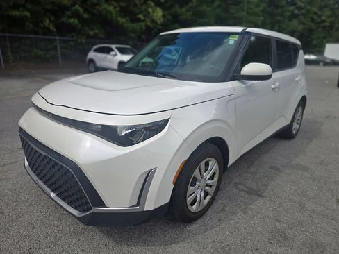 Used 2024 Kia Soul LX FWD image 3