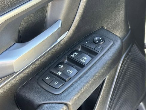 Used 2019 RAM 1500 Big Horn image 16