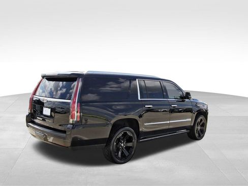 Used 2018 Cadillac Escalade ESV Platinum AWD/4WD image 4