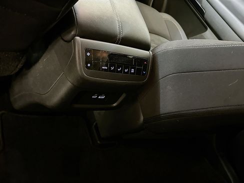 Used 2024 Nissan Pathfinder SV image 27