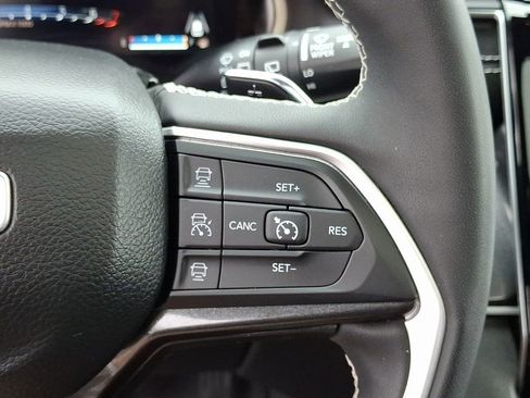 Used 2023 Jeep Grand Cherokee Altitude image 22