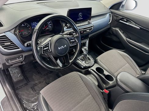 Used 2022 Kia Seltos S FWD image 7
