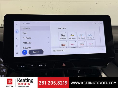 Certified 2024 Toyota Venza XLE image 25