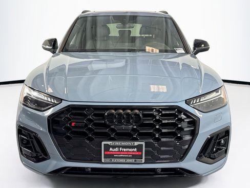 Used 2025 Audi SQ5 Prestige w/ Prestige Package AWD/4WD image 2