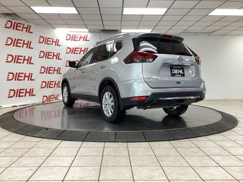 Used 2018 Nissan Rogue SV AWD/4WD image 5