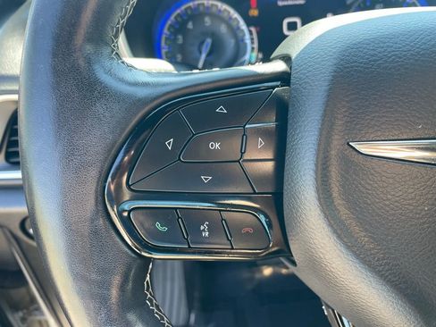 Used 2020 Chrysler Pacifica Touring-L w/ Advanced Safetytec Group AWD/4WD image 36