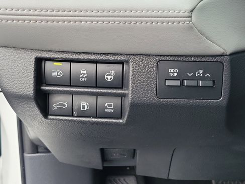 Certified 2021 Toyota Avalon Limited w/ Advanced Safety Package image 20