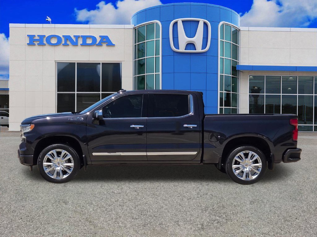 Used 2024 Chevrolet Silverado 1500 High Country w/ High Country Premium Package AWD/4WD image 6