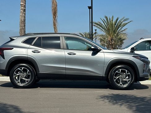New 2026 Chevrolet Trax LT w/ Driver Confidence Package FWD image 3