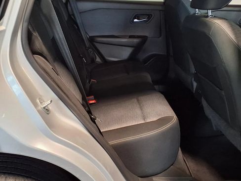 Used 2023 Nissan Rogue SV AWD/4WD image 9