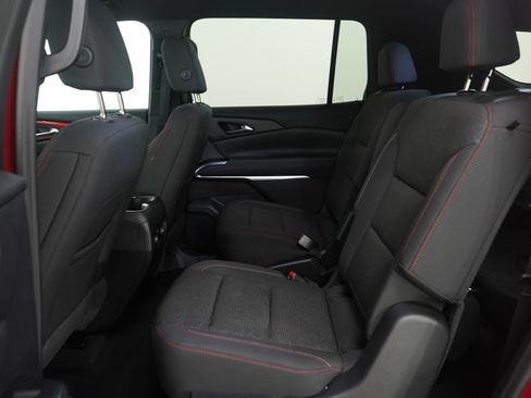 Used 2024 Chevrolet Traverse Z71 image 14