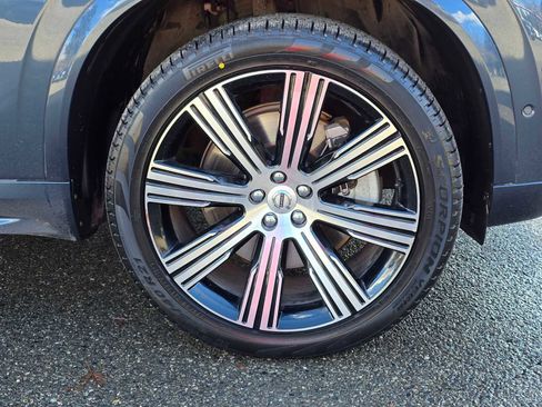 Used 2023 Volvo XC90 T8 Ultimate w/ Lounge Package image 9
