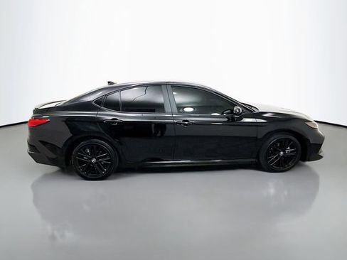 Used 2025 Toyota Camry SE image 8