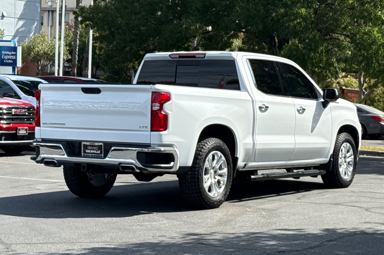 Used 2023 Chevrolet Silverado 1500 LTZ w/ LTZ Convenience Package II AWD/4WD image 5