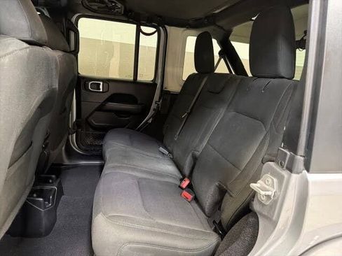 Used 2020 Jeep Wrangler Unlimited Sahara AWD/4WD image 30