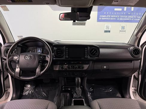 Used 2021 Toyota Tacoma SR AWD/4WD image 9