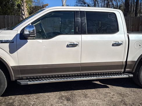 Used 2017 Ford F150 Lariat w/ Equipment Group 502A Luxury image 5