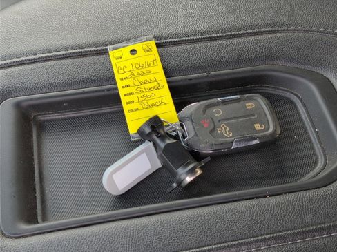 Used 2020 Chevrolet Silverado 1500 LT Trail Boss image 11