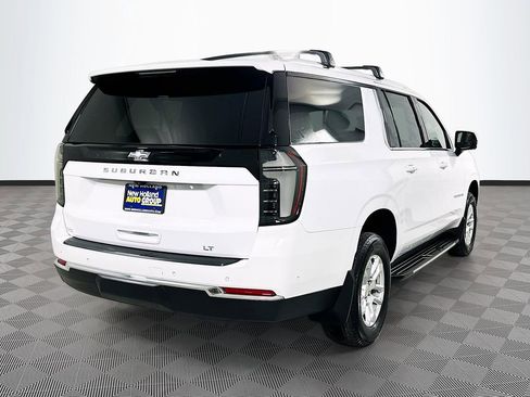 Used 2025 Chevrolet Suburban LT w/ Comfort Package AWD/4WD image 7