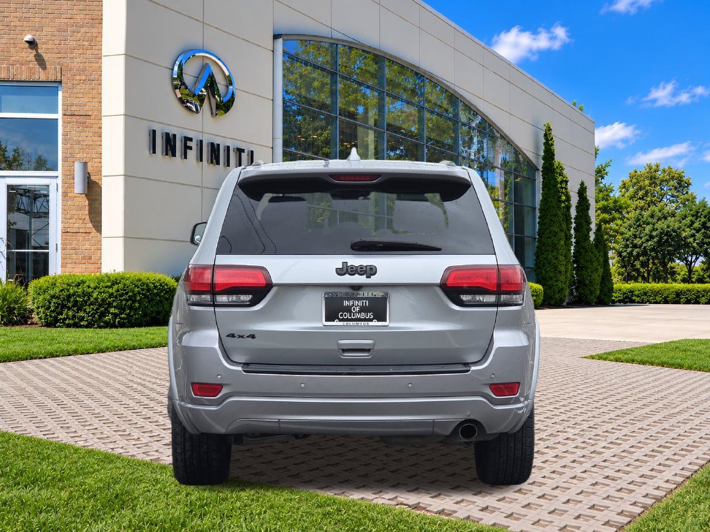 Used 2018 Jeep Grand Cherokee Altitude AWD/4WD image 8