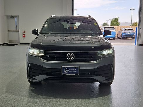 Certified 2023 Volkswagen Tiguan SE R-Line FWD image 3