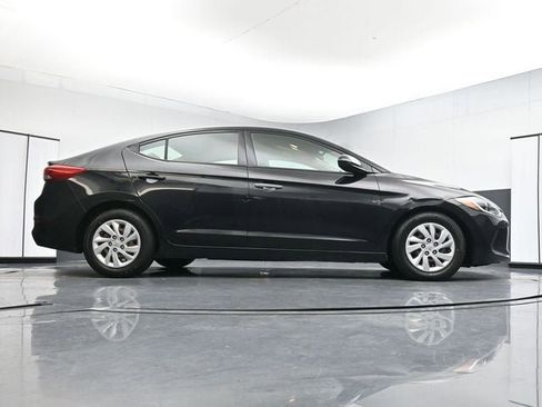 Used 2017 Hyundai Elantra SE image 34