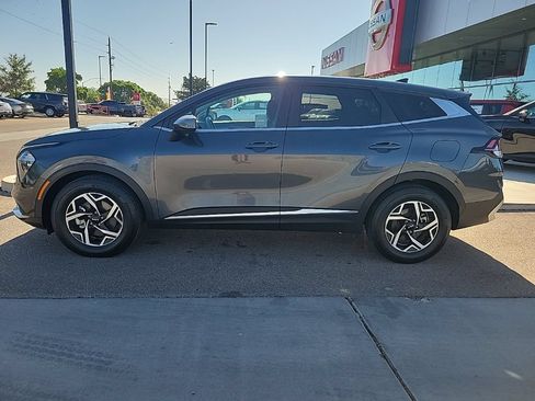 Used 2023 Kia Sportage LX FWD image 4