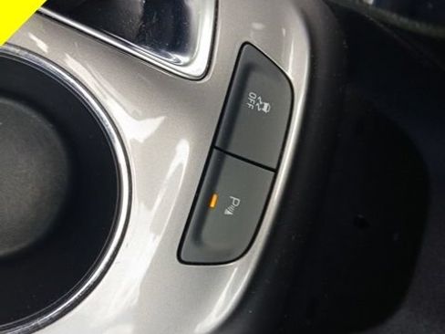 Used 2024 Chevrolet Malibu LT FWD image 19