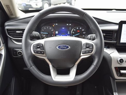 Used 2023 Ford Explorer XLT w/ Equipment Group 202A image 11