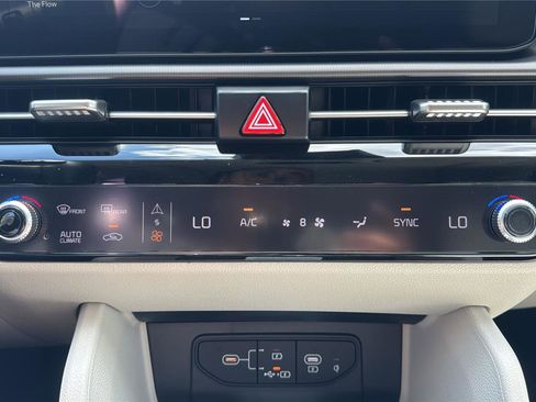 New 2026 Kia Sportage EX FWD image 19