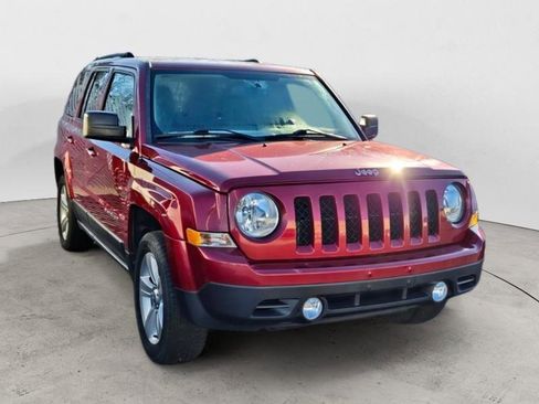 Used 2017 Jeep Patriot Latitude image 2