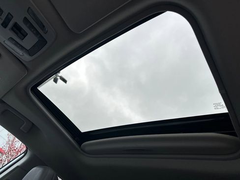 Used 2021 Toyota Sienna XLE image 25