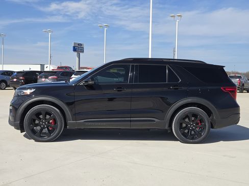 Certified 2021 Ford Explorer ST w/ Equipment Group 401A image 4