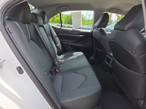 Used 2024 Toyota Camry SE w/ Convenience Package FWD image 14