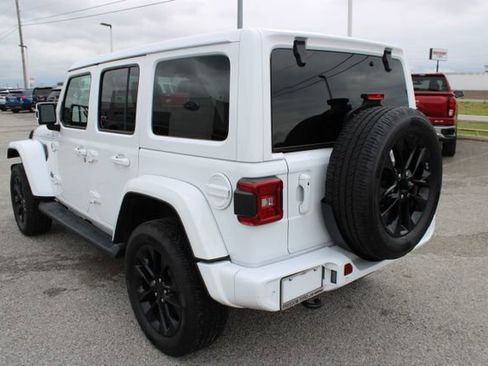 Used 2021 Jeep Wrangler Unlimited Sahara AWD/4WD image 8