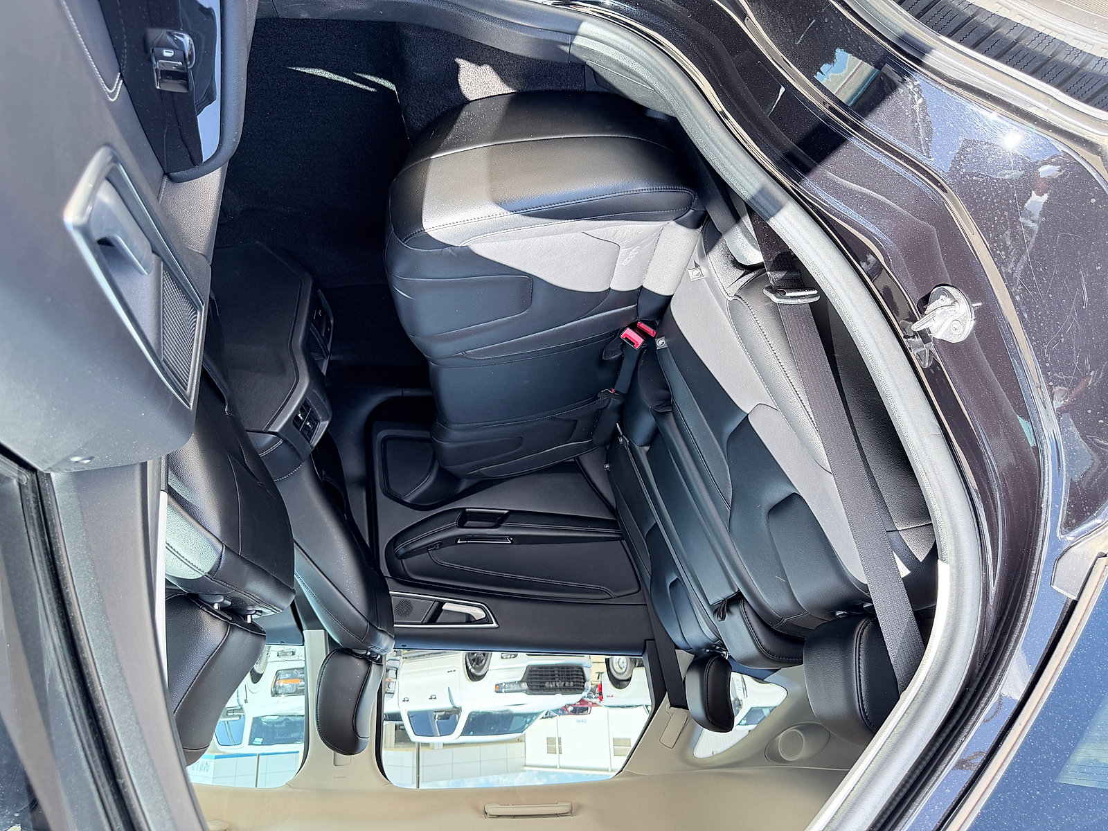 Used 2020 Ford Edge Titanium FWD image 13