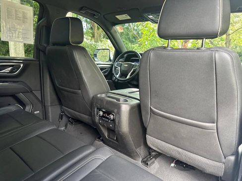 Used 2024 Chevrolet Suburban Premier image 15