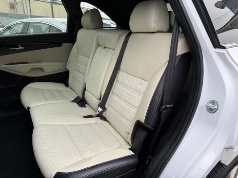Used 2017 Kia Sorento SX image 12