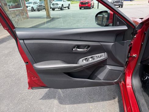 Used 2024 Nissan Sentra SV FWD image 11