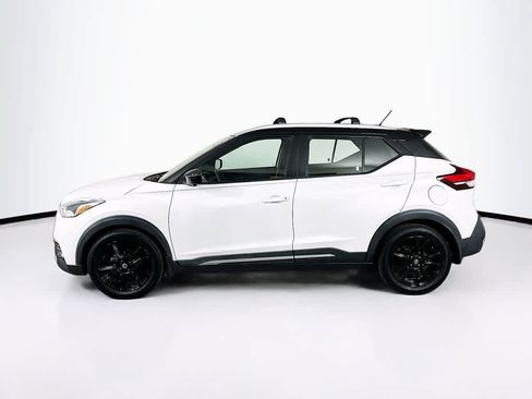 Used 2020 Nissan Kicks SR w/ Exterior Package FWD image 3