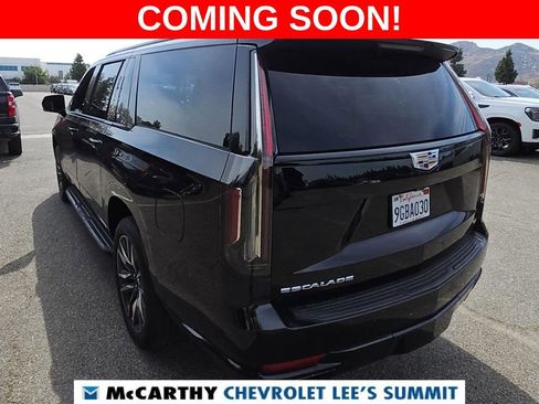 Used 2021 Cadillac Escalade ESV Sport Platinum AWD/4WD image 3
