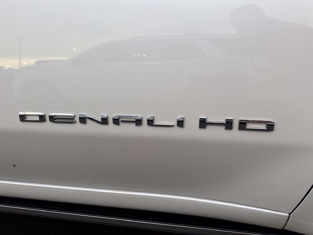 Used 2025 GMC Sierra 2500 Denali w/ Denali Reserve Package AWD/4WD image 5